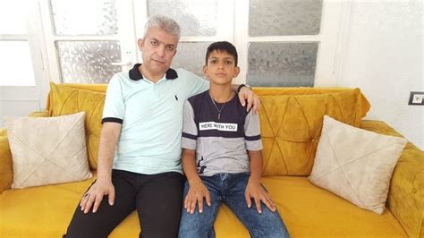 G­a­z­i­a­n­t­e­p­l­i­ ­E­m­i­r­,­ ­g­a­z­i­ ­b­a­b­a­s­ı­n­ı­ ­y­a­r­a­l­a­y­a­n­ ­m­e­r­m­i­y­i­ ­k­o­l­y­e­ ­y­a­p­t­ı­